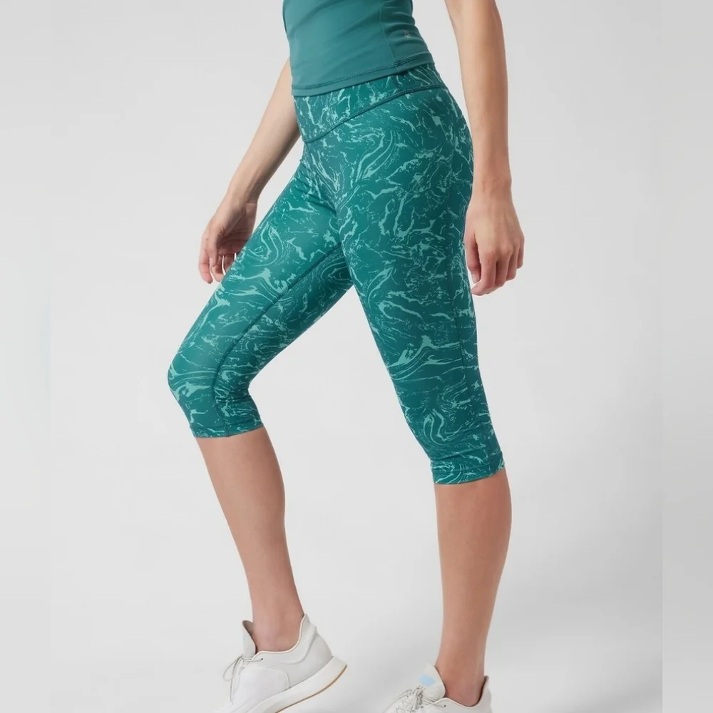 Athleta Accelerate Crop-Ripple Marble leggings